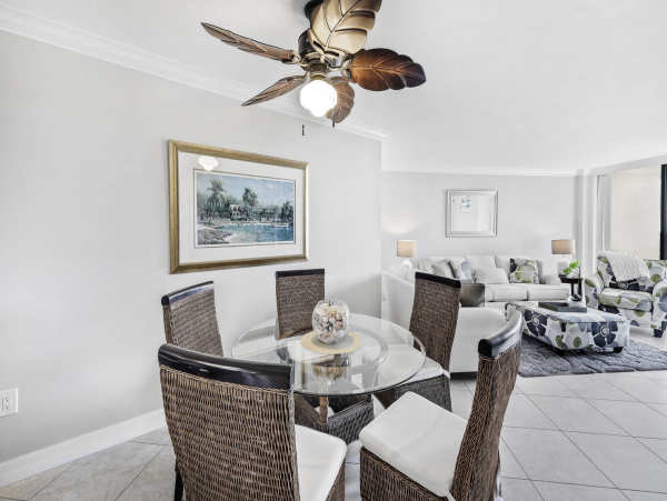 Marco Island Charming 2 Bedroom Vacation Condo